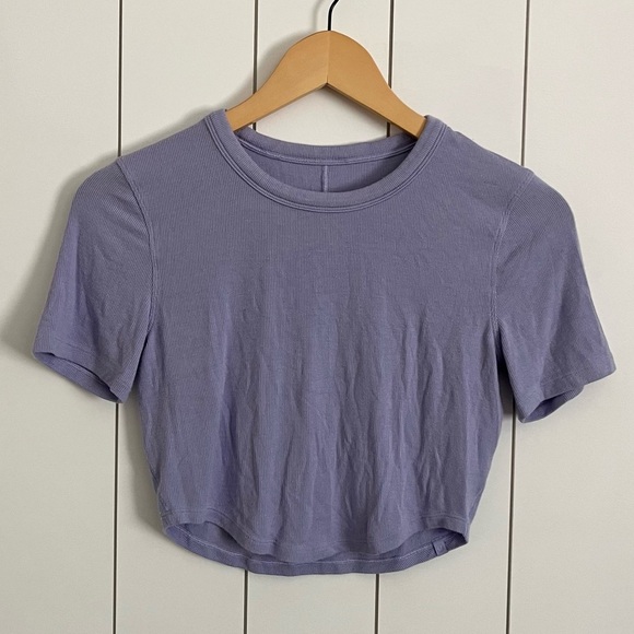 Lululemon Hold Tight Cropped T-Shirt in Lilac - Picture 1 of 2